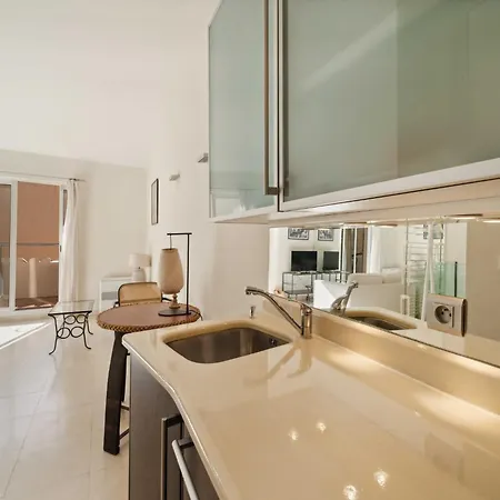 דירה Charming - 1br- *